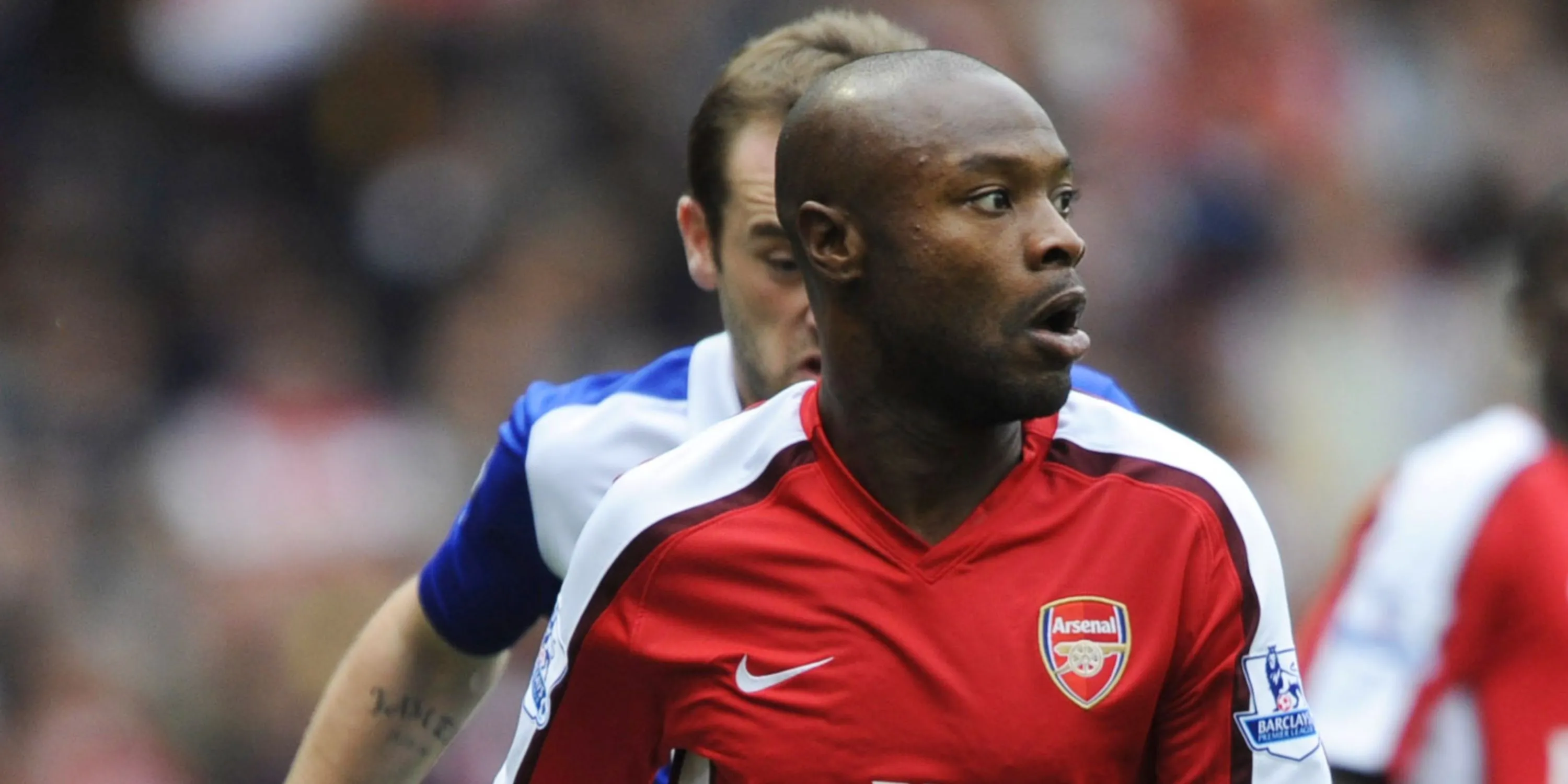 Đội trưởng William Gallas thể hiện sự thất vọng sau trận hòa của Arsenal mùa 2007-08
