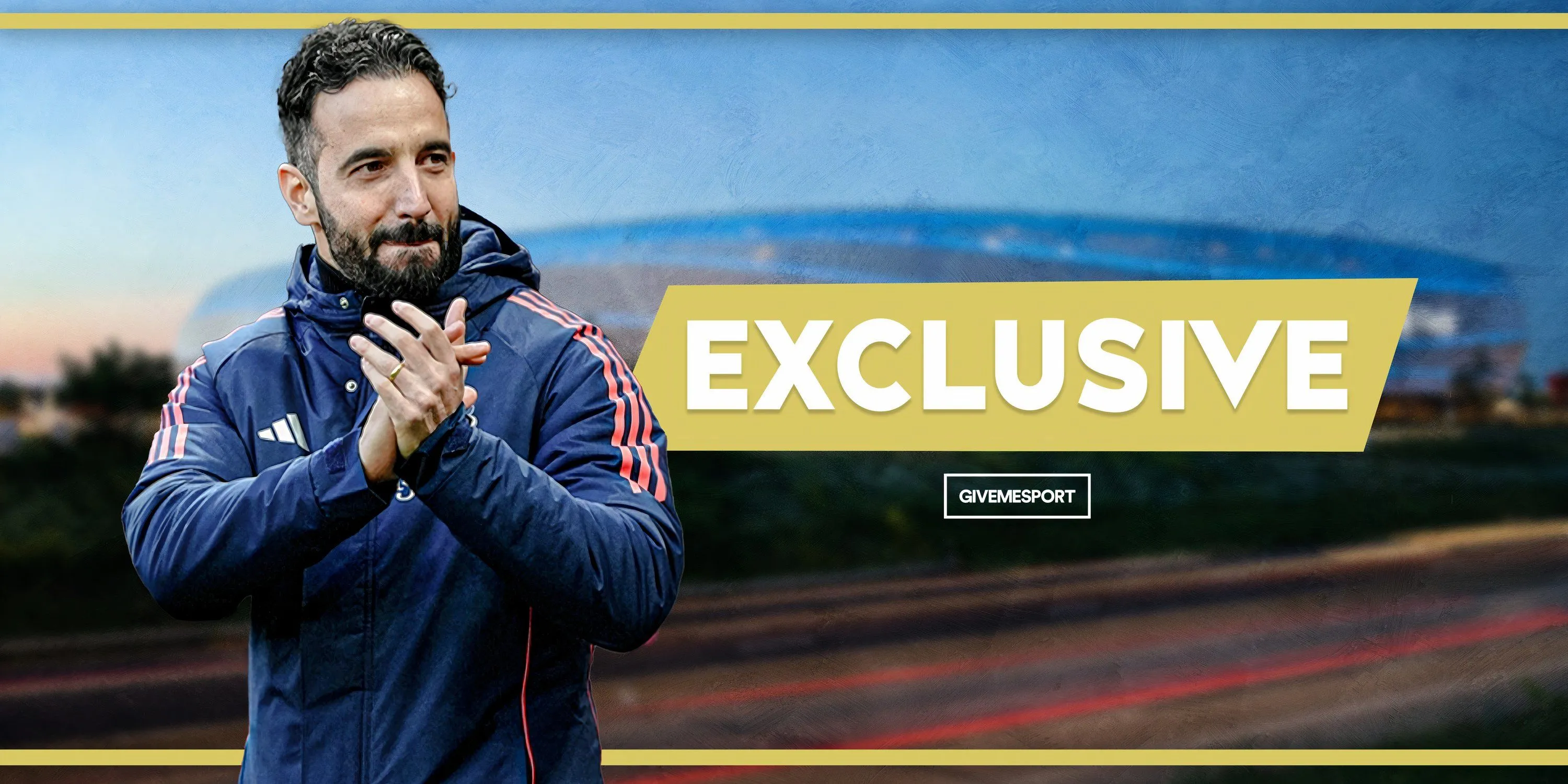 Huấn luyện viên Manchester United Ruben Amorim trên sân