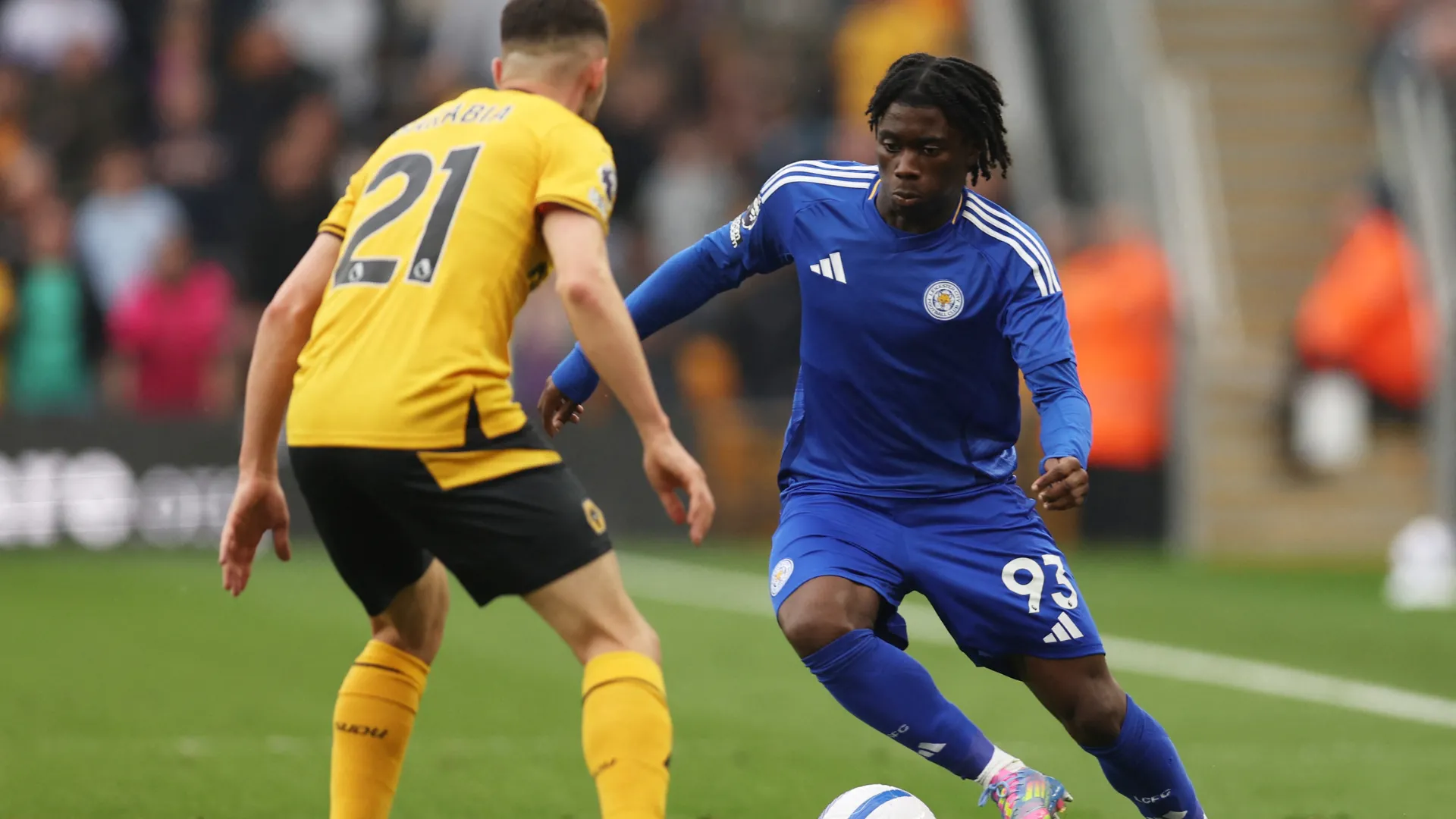 Jeremy Monga trong một trận đấu cho Leicester City, thể hiện tiềm năng lớn ở tuổi 15.