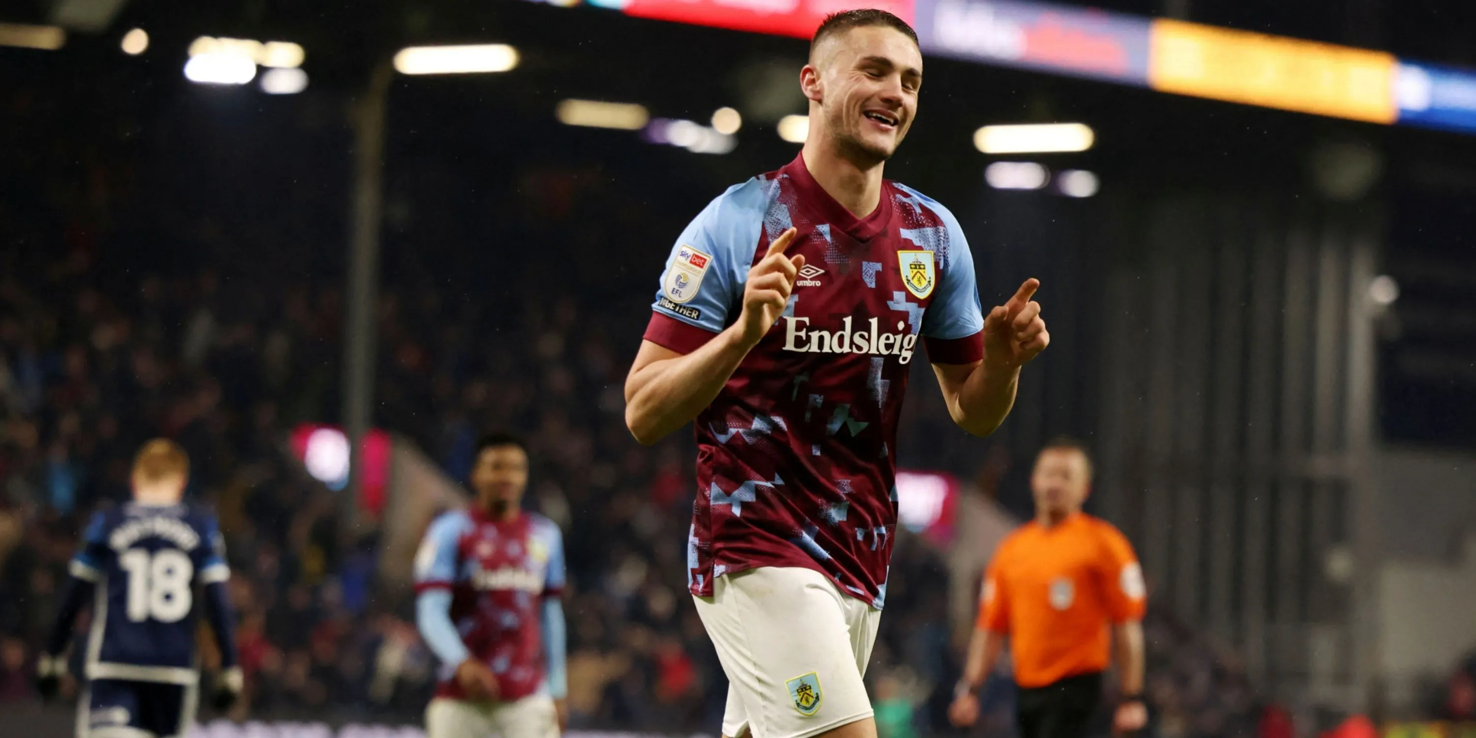 Taylor Harwood-Bellis trong thời gian thi đấu cho Burnley trước đây