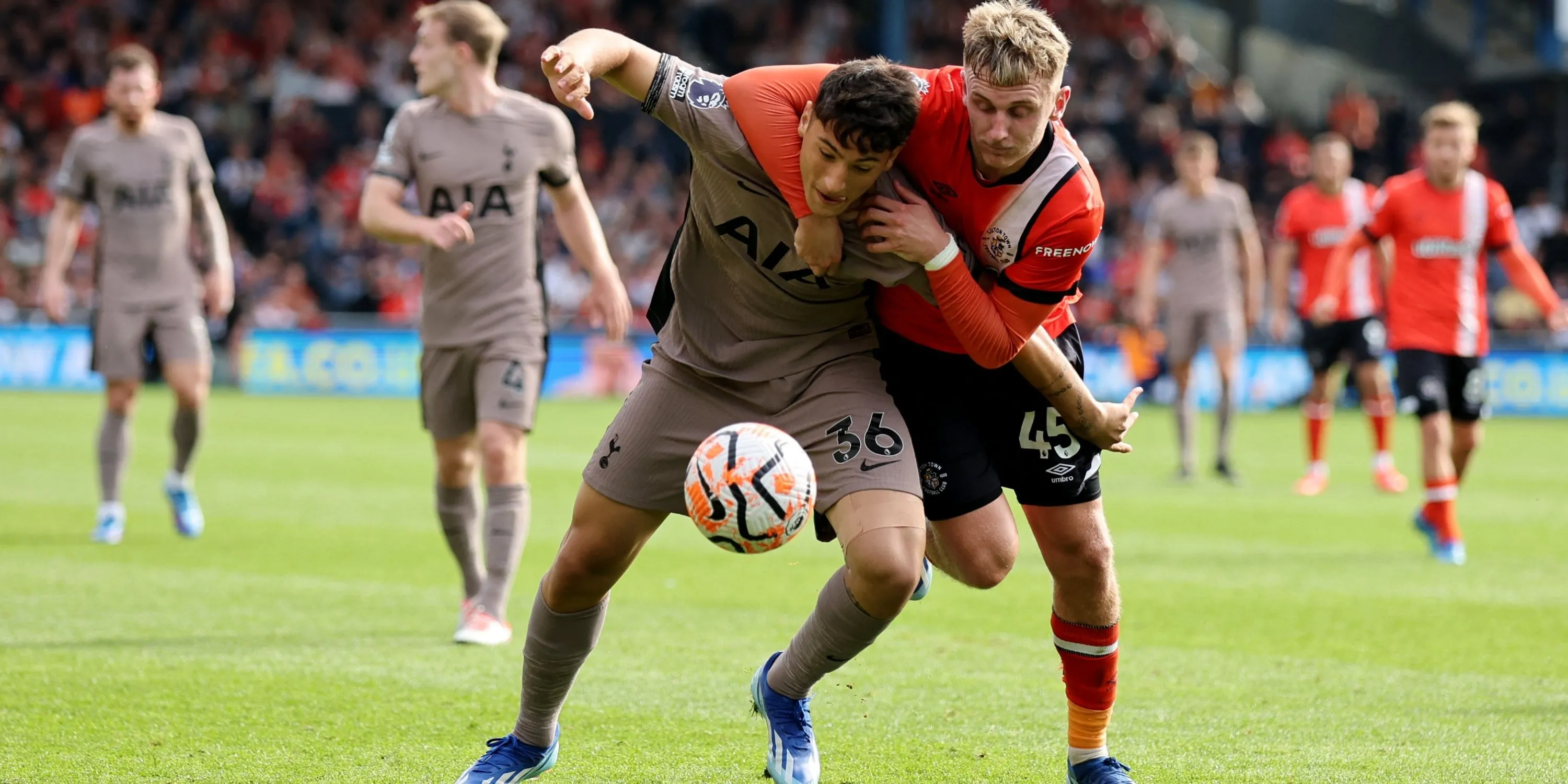 Tiền đạo Alejo Veliz trong màu áo Tottenham