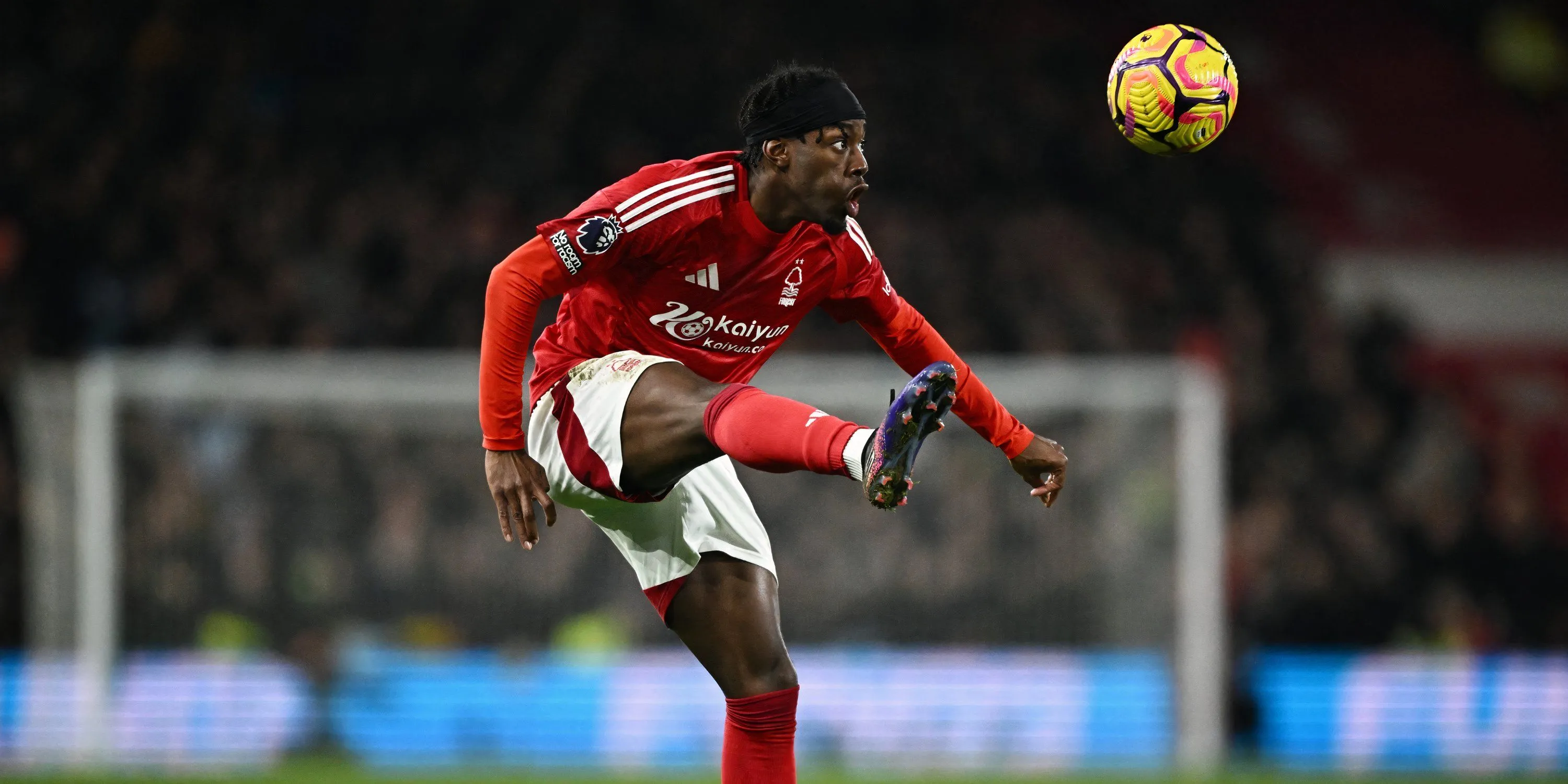 Anthony Elanga thi đấu cho Nottingham Forest, đóng góp lớn vào lối chơi trực diện.