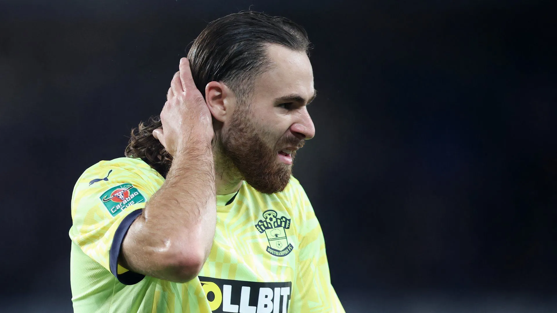 Ben Brereton Diaz trong màu áo ĐT Chile, một tiền đạo đang gây tranh cãi về tương lai và hiệu suất tại Southampton và Championship.