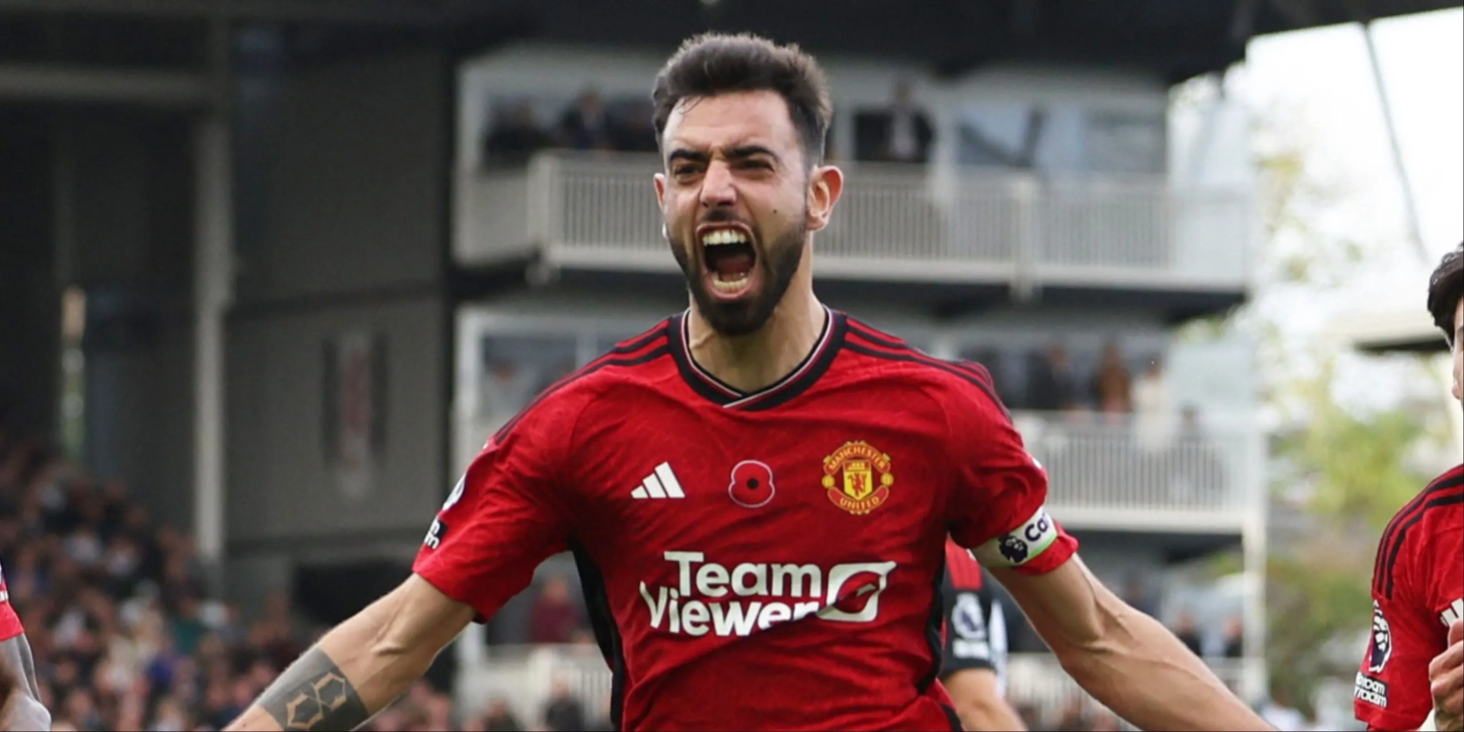 Bruno Fernandes ăn mừng bàn thắng cho Manchester United