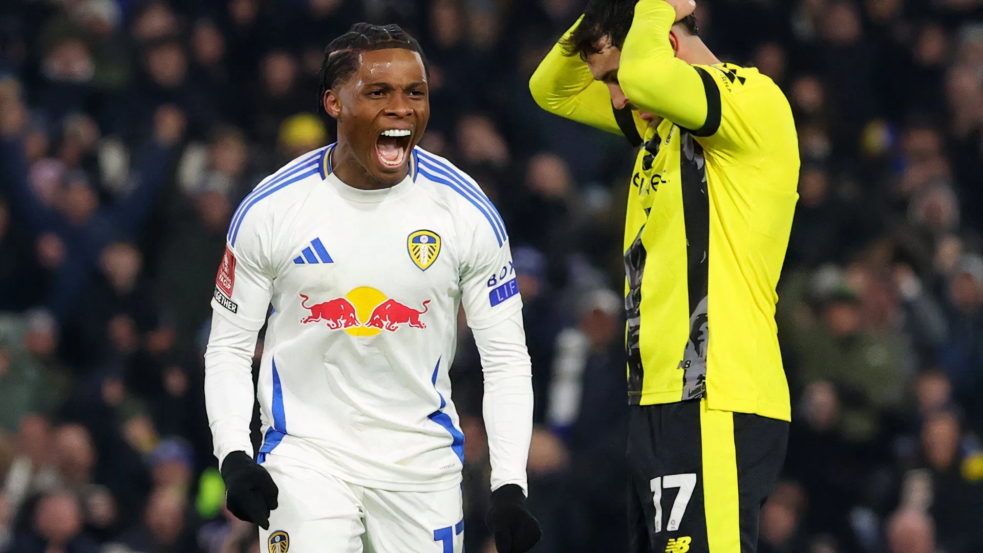 Chân dung Largie Ramazani, cầu thủ chạy cánh của Leeds United, với mức lương có thể cao hơn nhưng tiềm năng lớn cho Southampton.