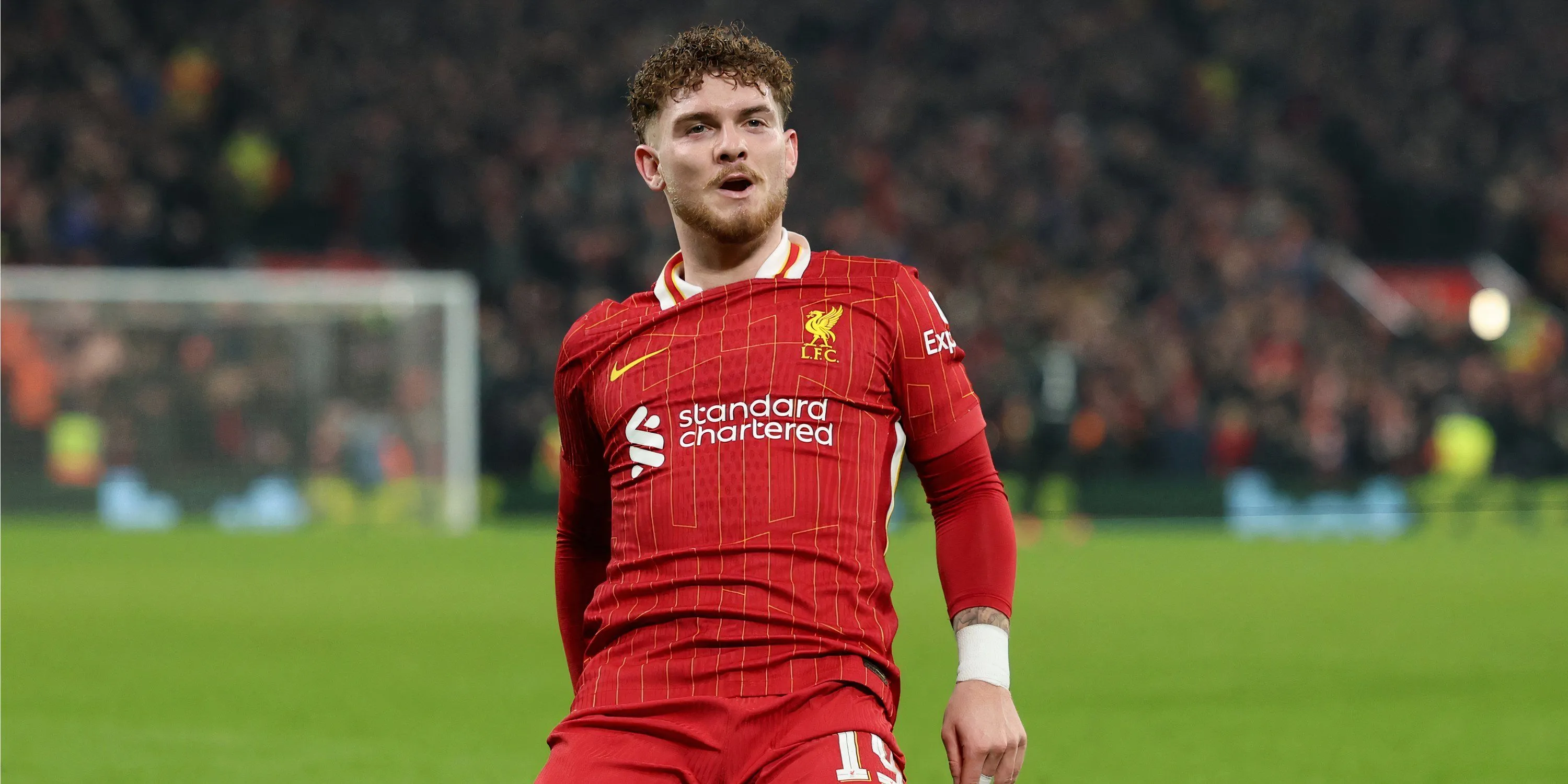 Harvey Elliott ăn mừng bàn thắng cho Liverpool sau pha lập công