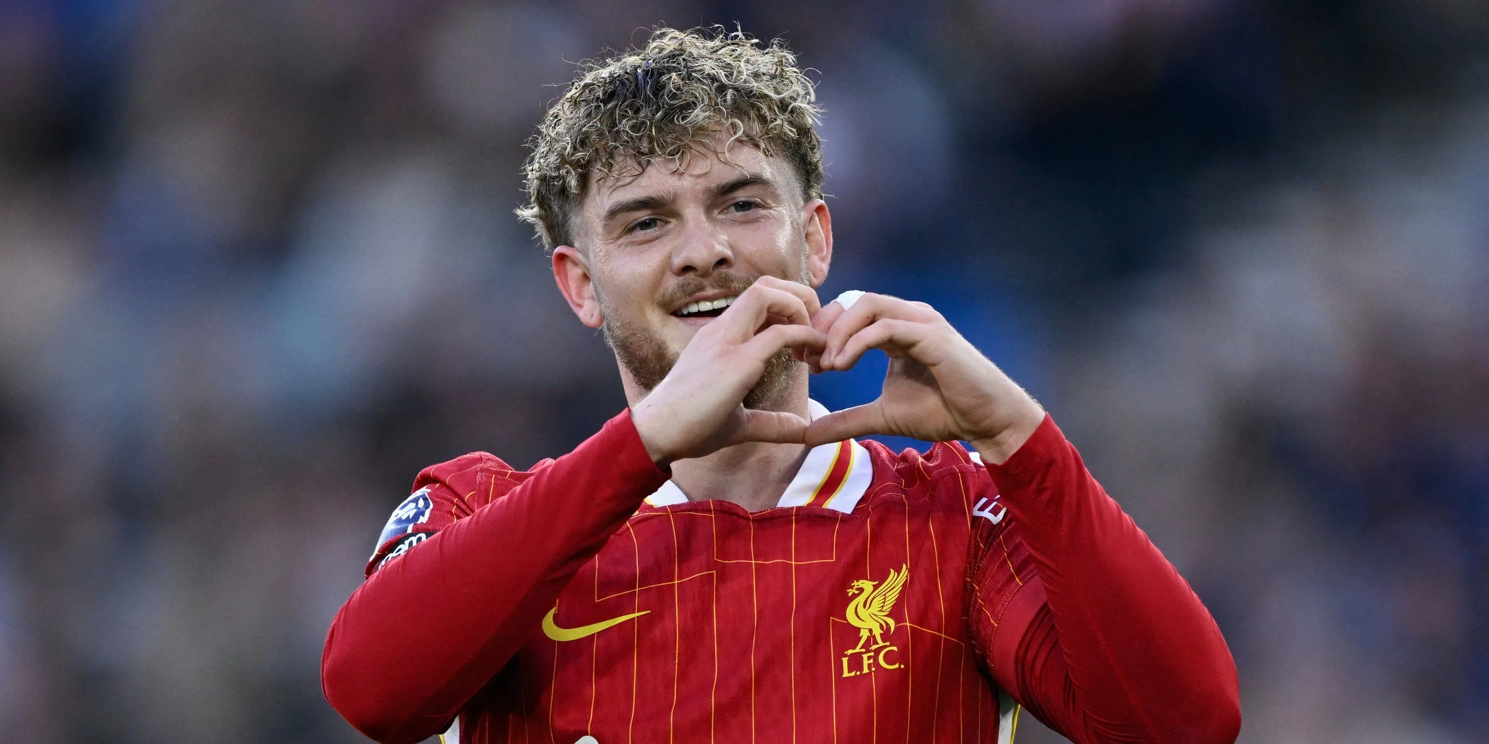 Harvey Elliott thể hiện niềm vui sau bàn thắng cho Liverpool