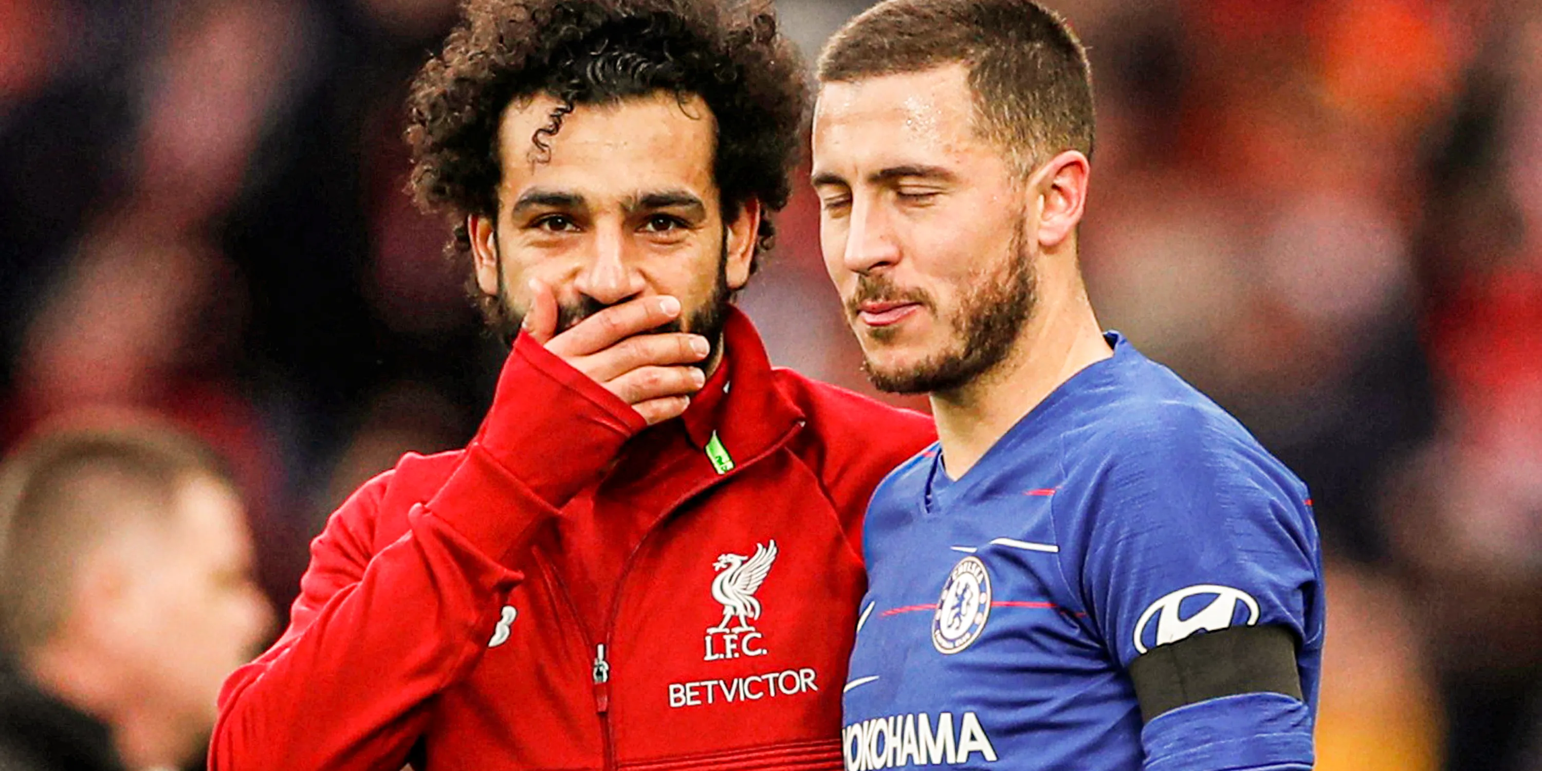 Mohamed Salah và Eden Hazard, hai cựu ngôi sao Premier League, trong một trận đấu.