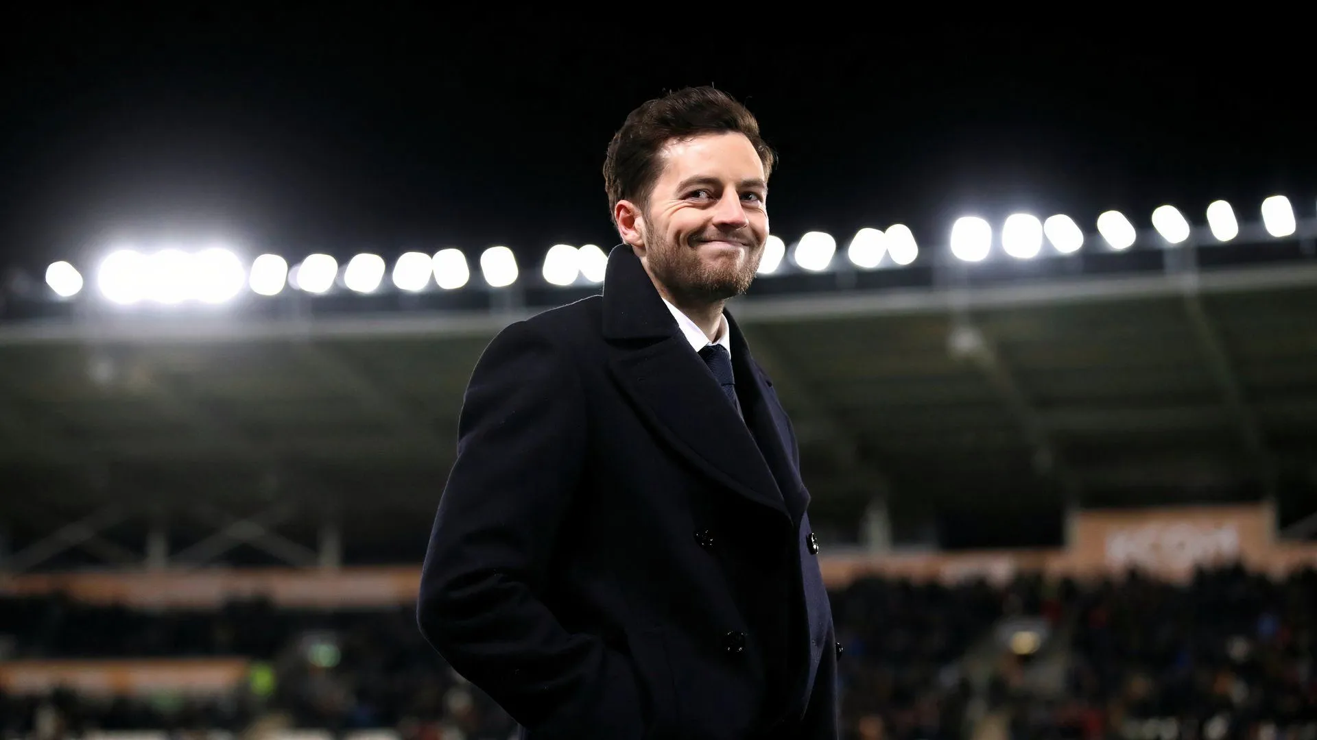 Ryan Mason chỉ đạo trận đấu tại MKM Stadium của West Brom