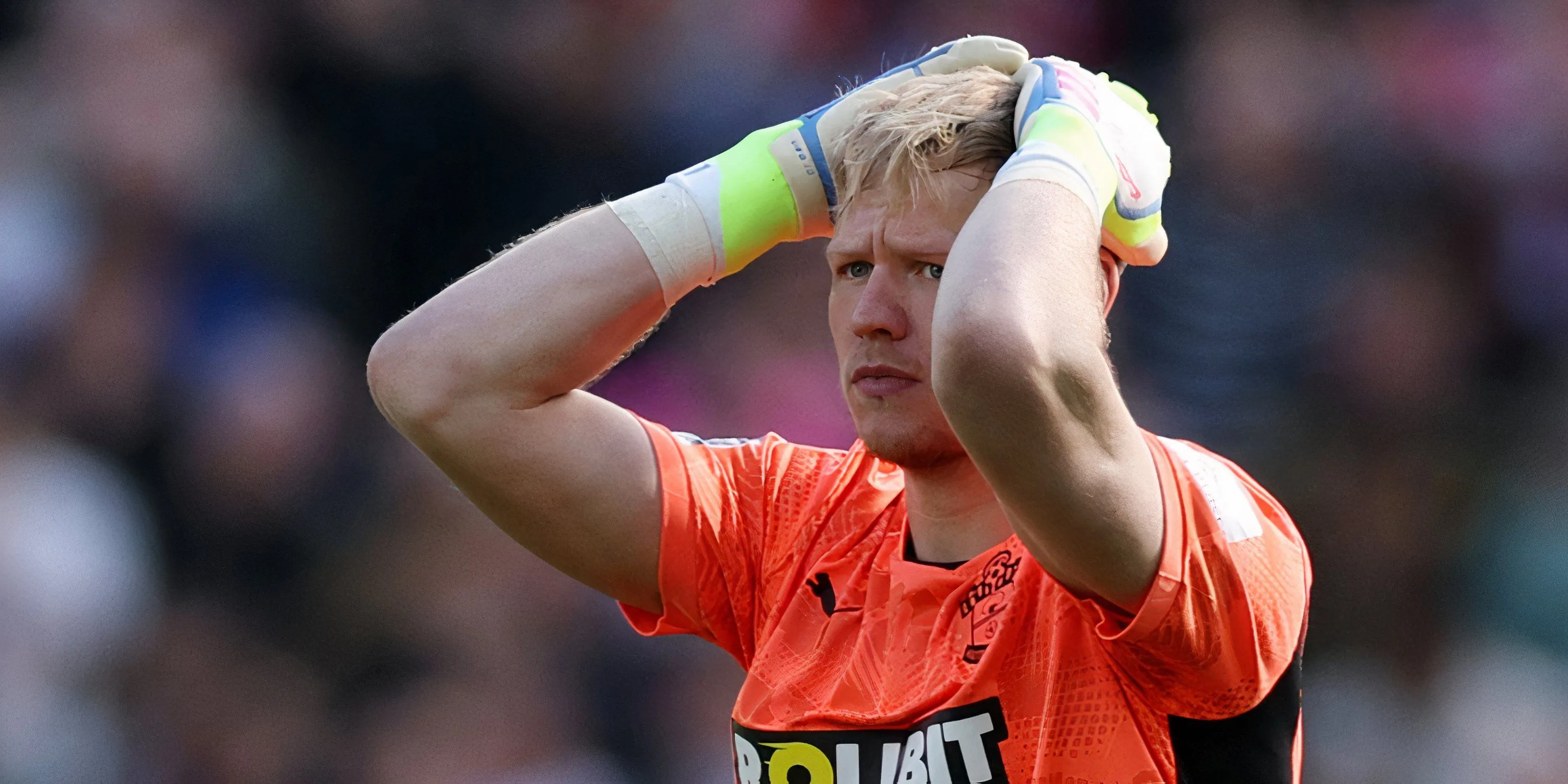 Thủ môn Aaron Ramsdale thi đấu tại Premier League cho Southampton