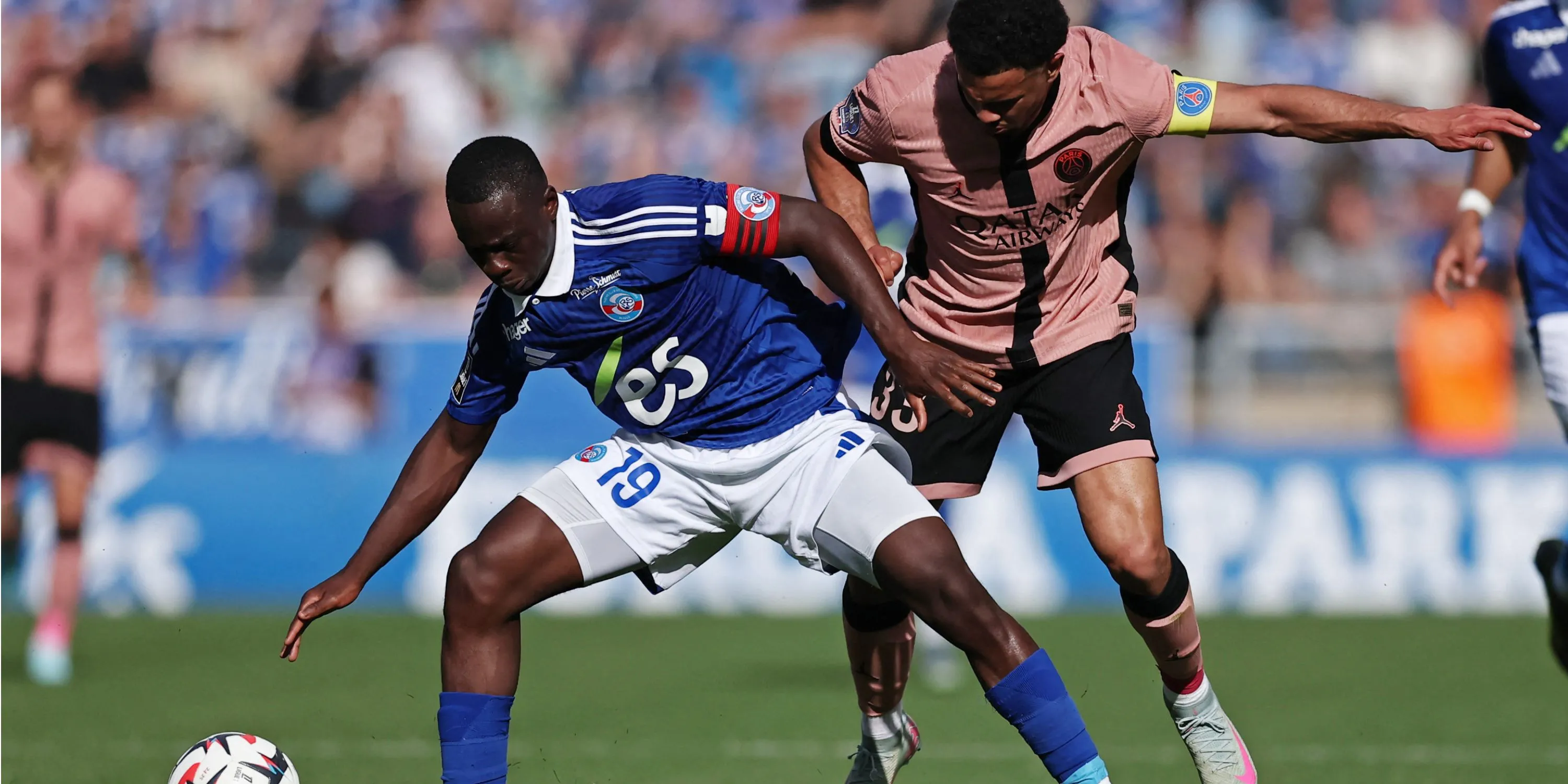 Tiền vệ Habib Diarra, bản hợp đồng kỷ lục của Sunderland.