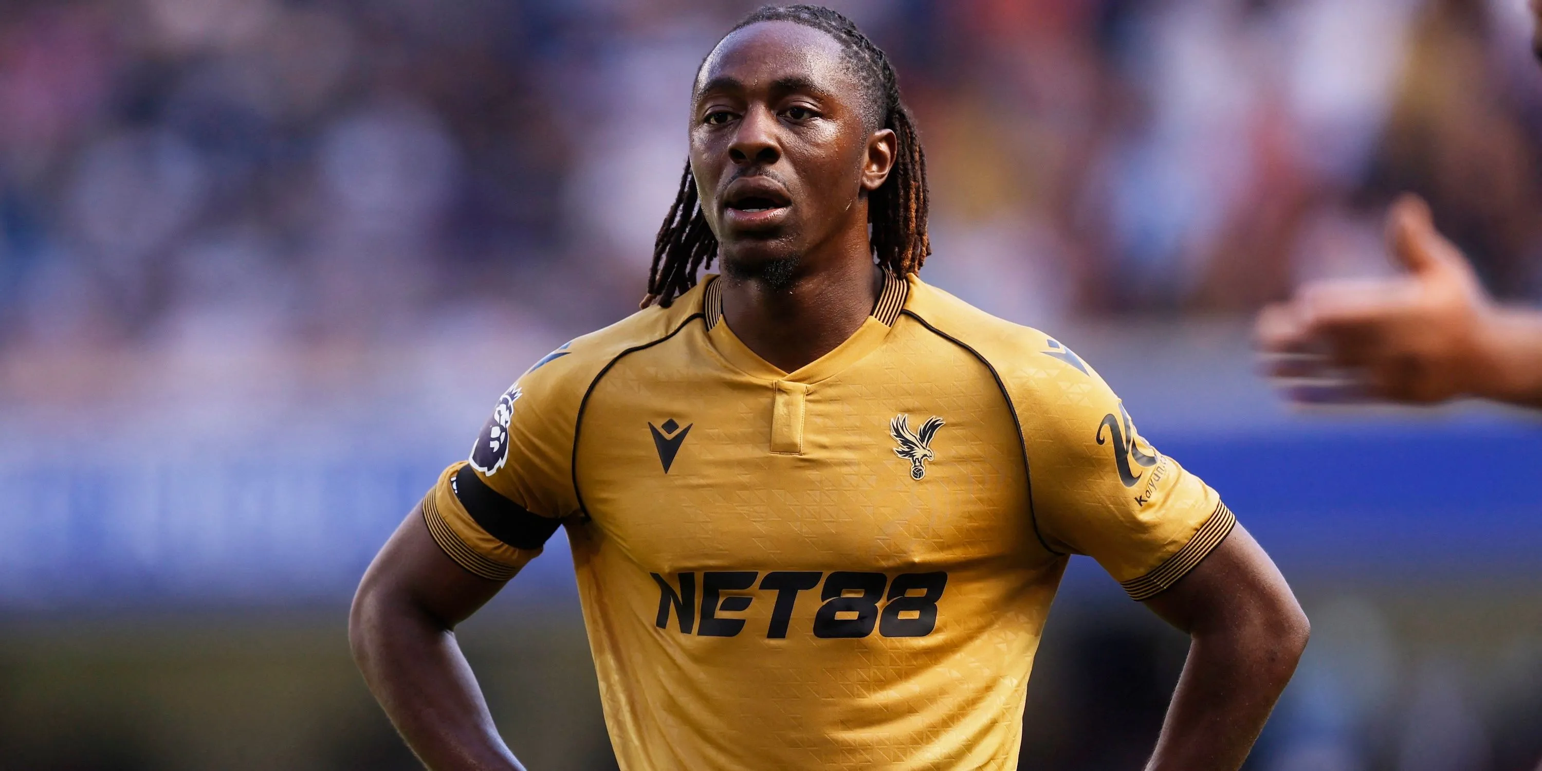 Eberechi Eze trong màu áo Crystal Palace trước khi chuyển đến Arsenal
