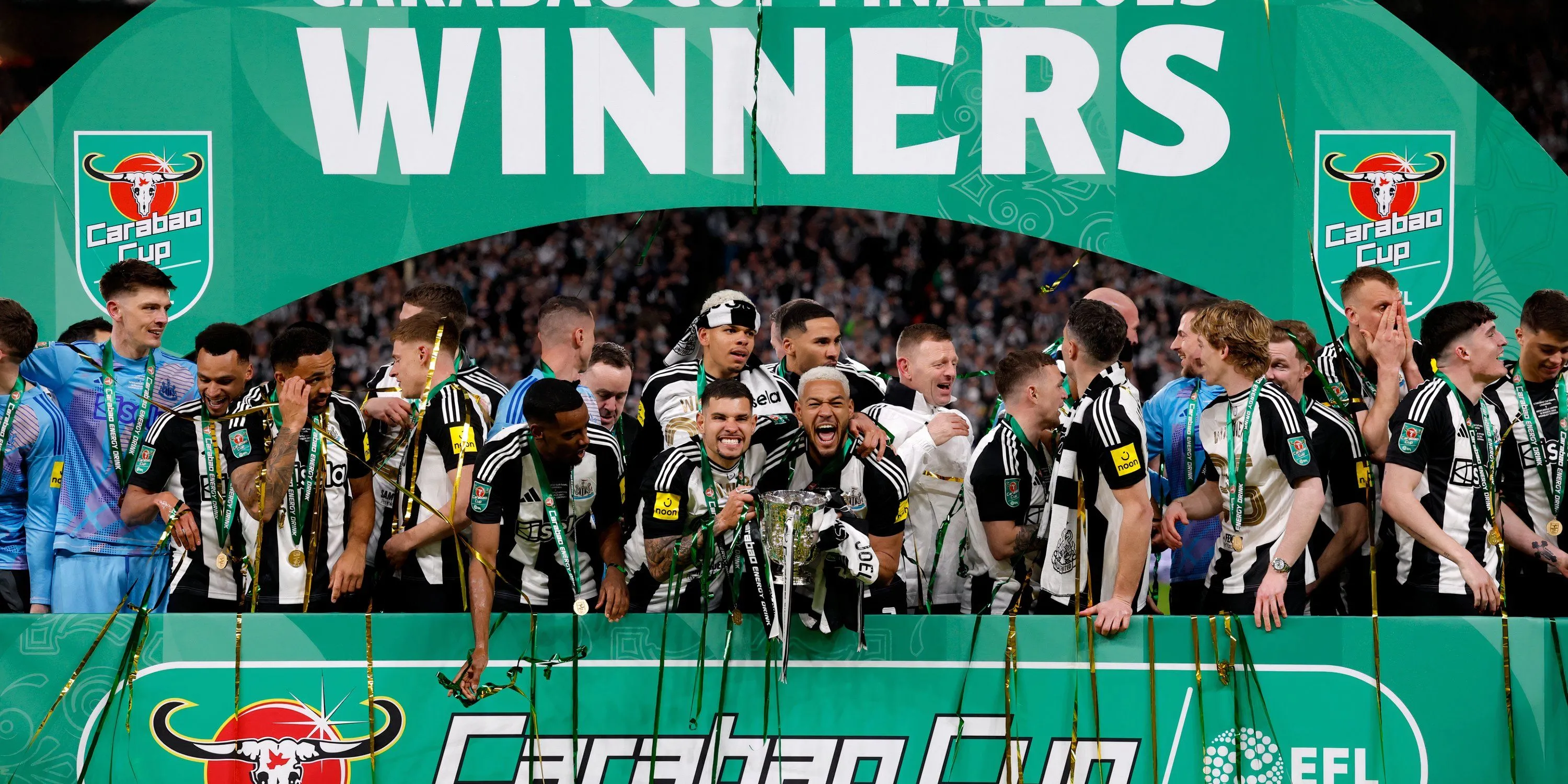 Toàn cảnh sân vận động St James' Park của Newcastle United