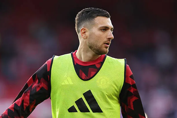 Patrick Dorgu vẫn còn non nớt với vai trò wing-back tại Manchester United