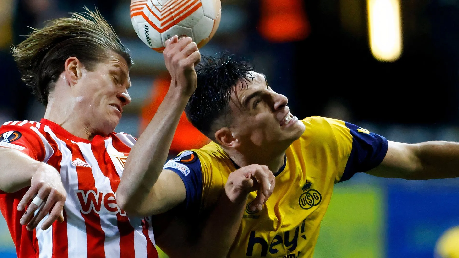 Tiền vệ Ross Sykes trong trang phục đội hình Union Saint-Gilloise